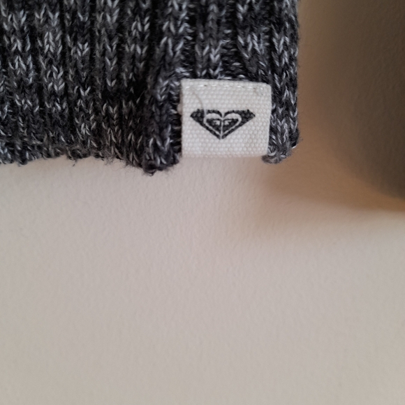 Roxy Grey Sweater - Size Medium - Picture 4 of 8